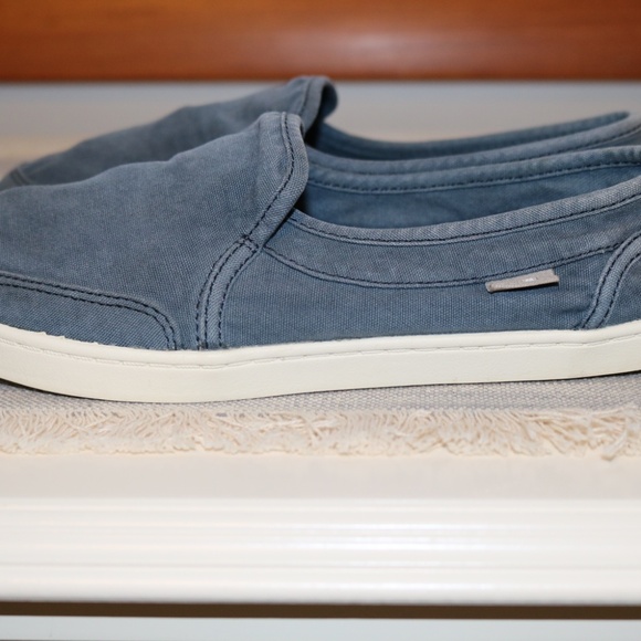 Women's Sanuk Slip On - Picture 2 of 8
